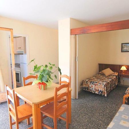 Aries Basic Apartment Salou Bagian luar foto
