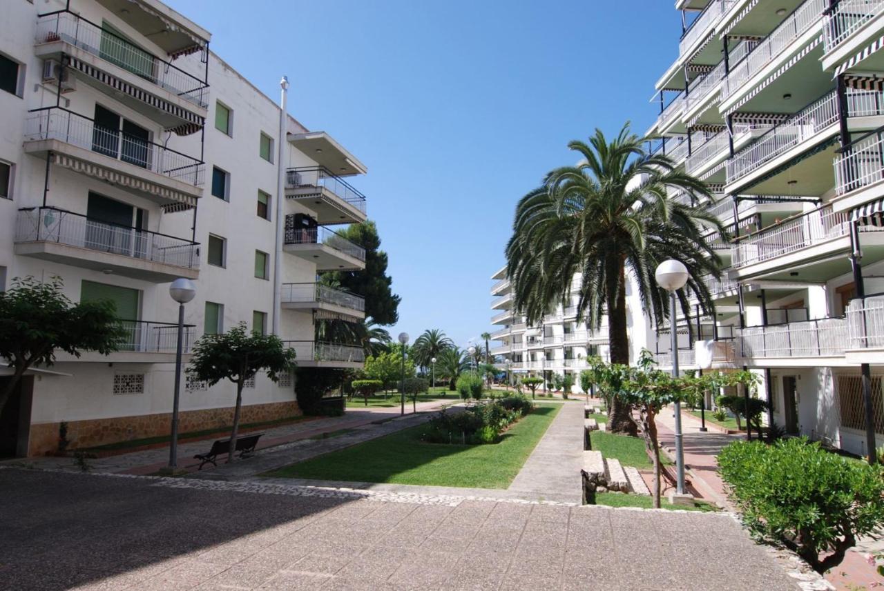 Aries Basic Apartment Salou Bagian luar foto