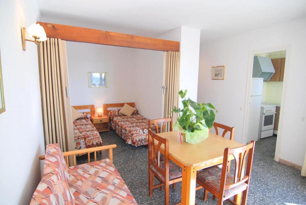 Aries Basic Apartment Salou Bagian luar foto