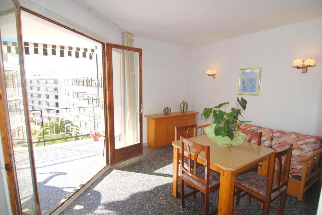 Aries Basic Apartment Salou Bagian luar foto