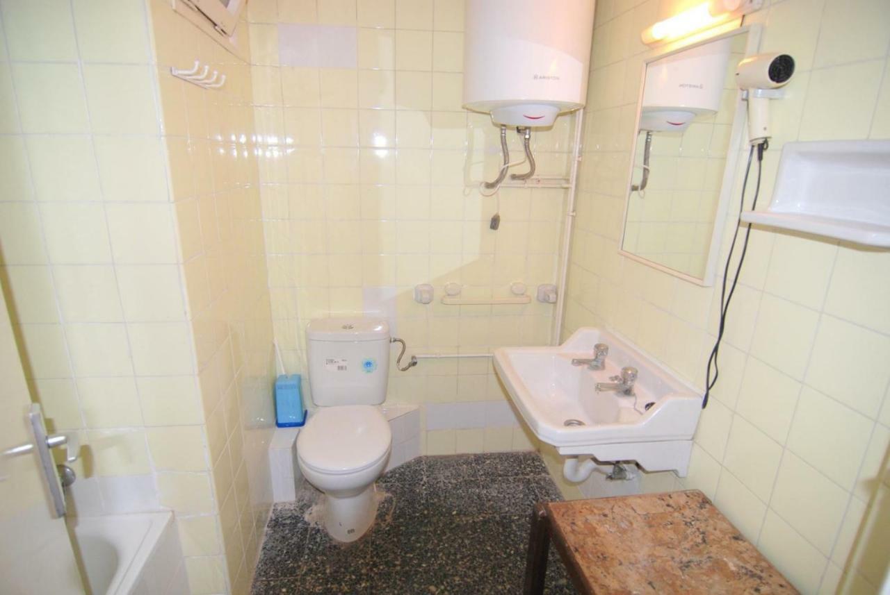 Aries Basic Apartment Salou Bagian luar foto