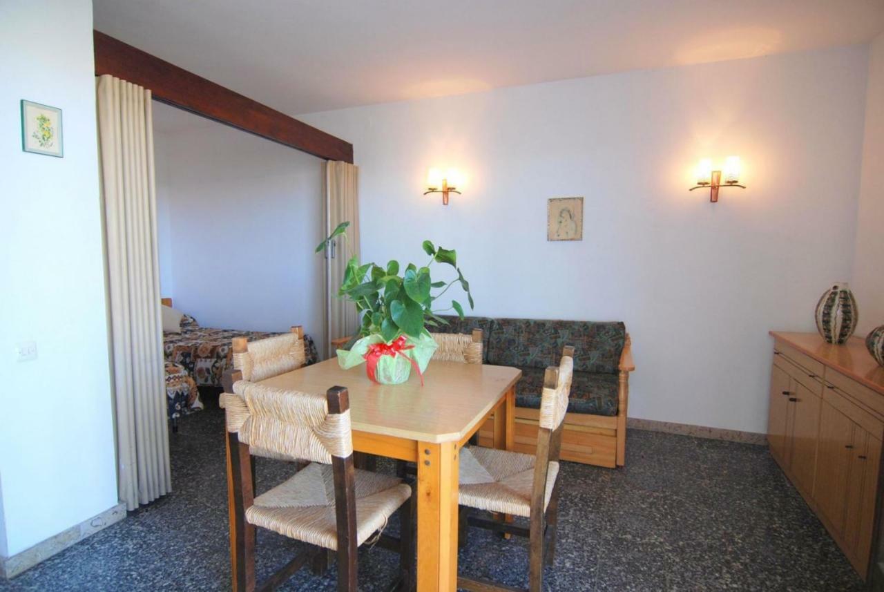 Aries Basic Apartment Salou Bagian luar foto