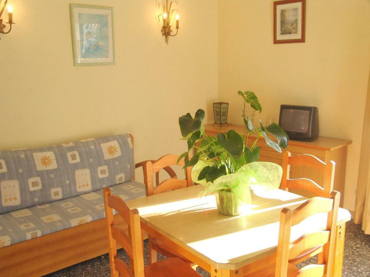 Aries Basic Apartment Salou Bagian luar foto