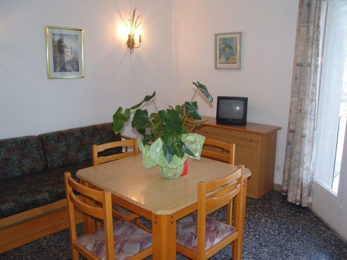 Aries Basic Apartment Salou Bagian luar foto